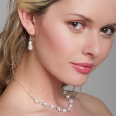 p-3890-andreapearlanddiamantenecklace_01.jpg