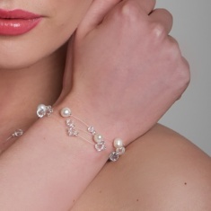 p-3384-lilyweddingbracelet_01.jpg