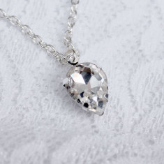 crystal-spear-necklace-2